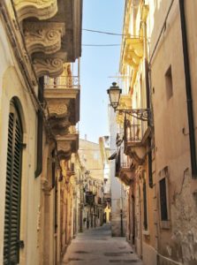 cosa vedere a siracusa vicoli di ortigia
