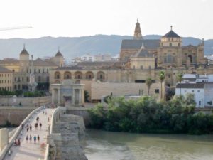 cordoba cosa vedere se non il panorama della città dall'alto della torre calahorra
