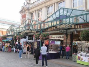 Vivere a Londra e fare vita mondana