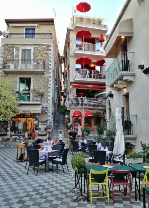 Castelmola Piazza Duomo e Bar Turrisi