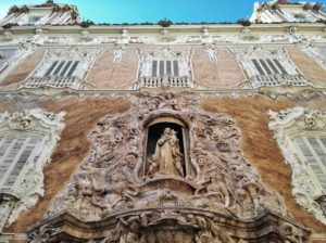 cosa vedere a Valencia la facciata del museo della ceramica