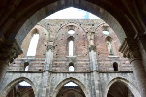 L'abbazia di san Galgano in Toscana